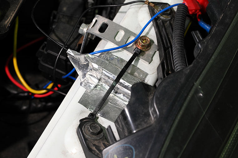 ハイフラ問題解決!LEDウインカーが速く点滅する理由と簡単対策
