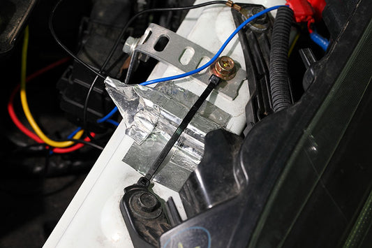 ハイフラ問題解決!LEDウインカーが速く点滅する理由と簡単対策
